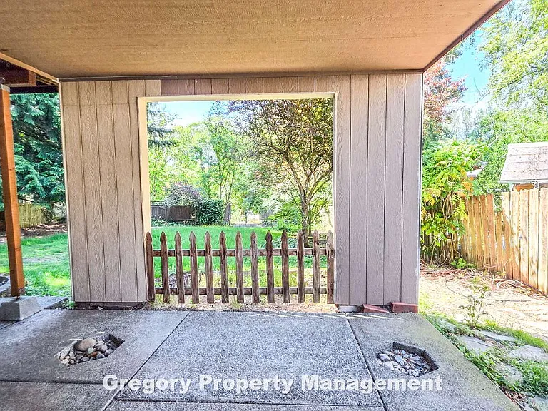 622 204th St SE — Photo 33