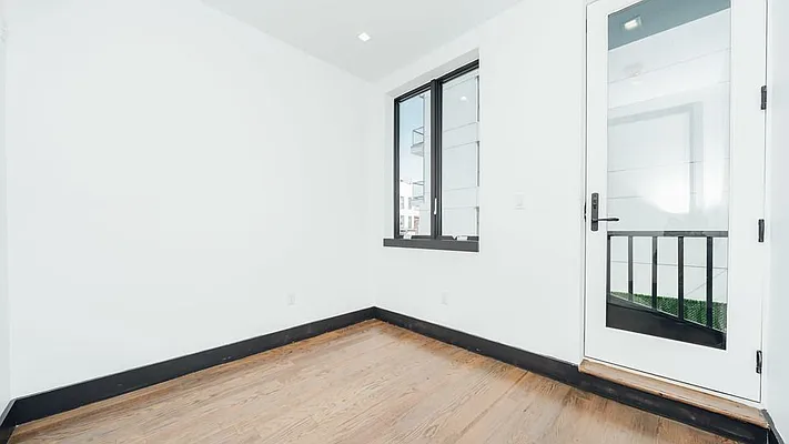 Rented by Nooklyn NYC LLC | media 8