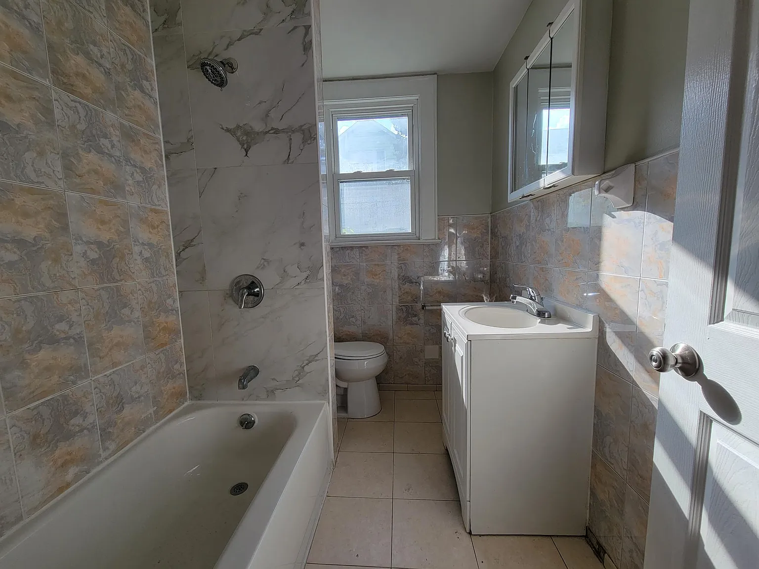 97 University Pl — Photo 4