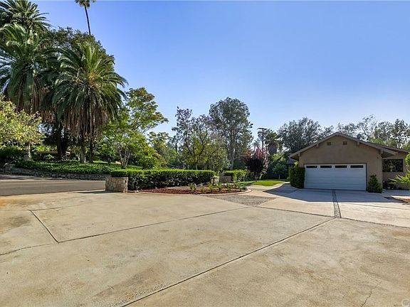 4th image of 330 Mariposa Dr
