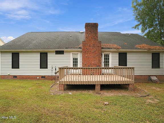 3rd image of 203 W Raintree Lane