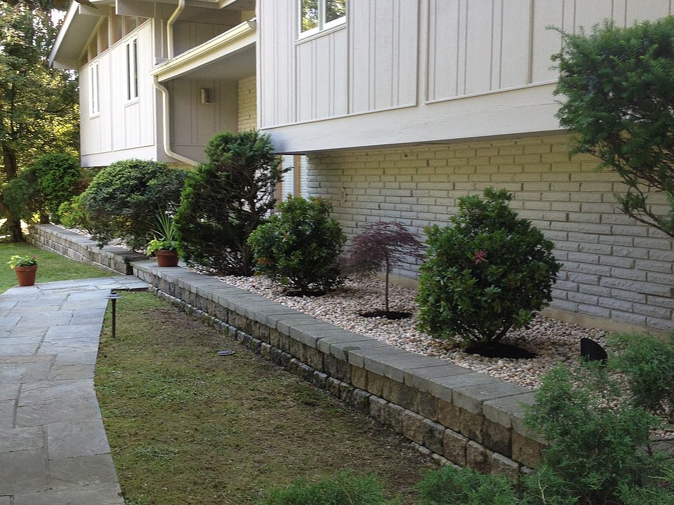 1st image of 40 Holly Pl