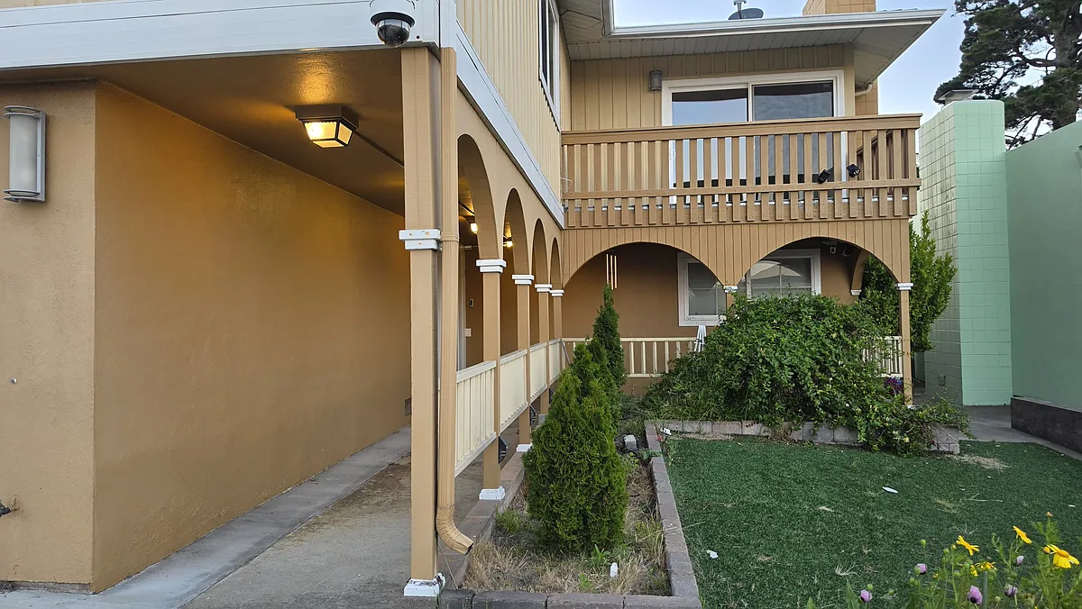 Building Photo - 2520 Bantry Ln