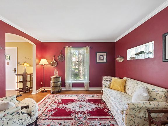 2nd image of 301 Harvey Ave