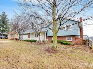 4800 Crestline Ct SW, Wyoming, MI 49519