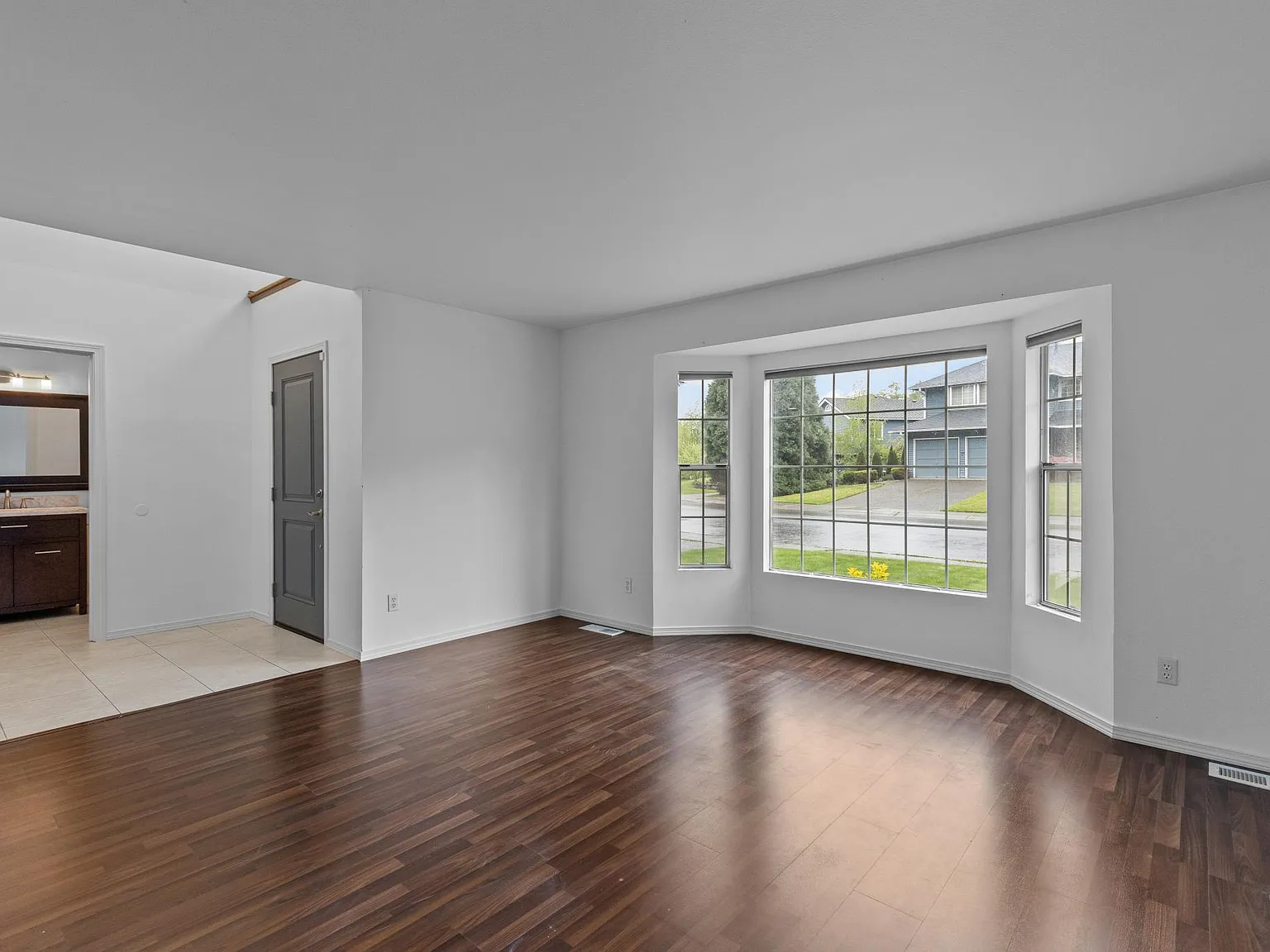3 bed, 2.5 bath, 1760 sqft, $3,100 — Photo 4