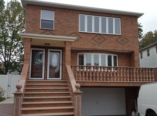 2834 203rd St, Bayside, NY 11360