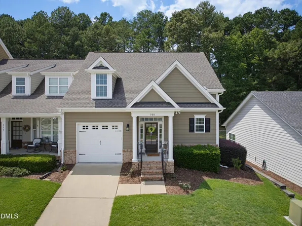 360 Duchart Ln, Fuquay Varina, NC 27526