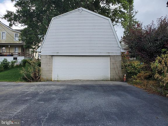 5th image of 517 W 2nd Ave