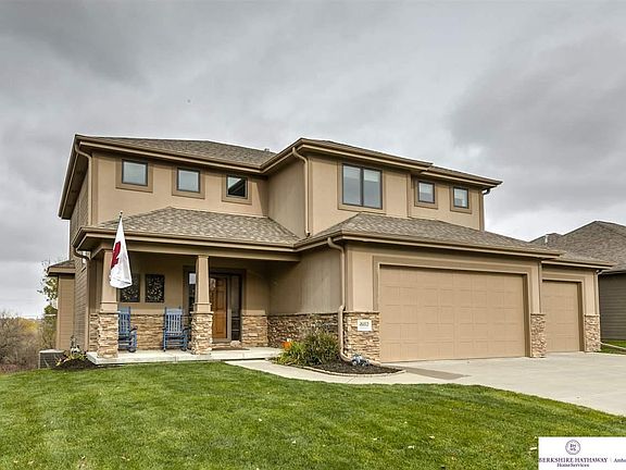 2nd image of 18102 Honeysuckle Dr