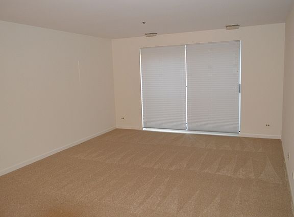 3rd image of 451 Town Place Cir APT 302