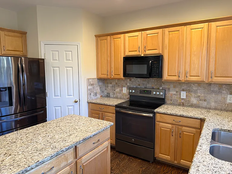 9530 Oswald Ln — Photo 23