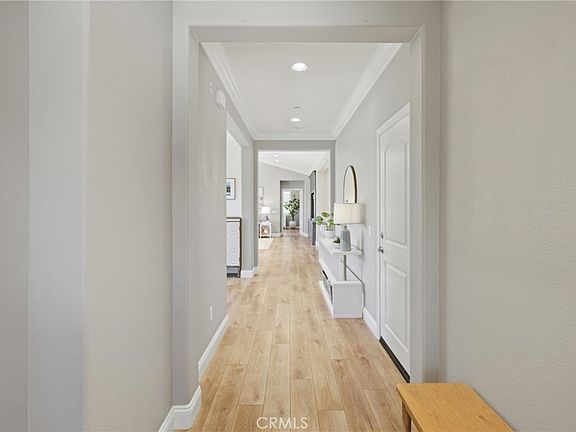 2nd image of 8 Galan St