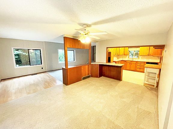2nd image of 15335 NE 64th Ct