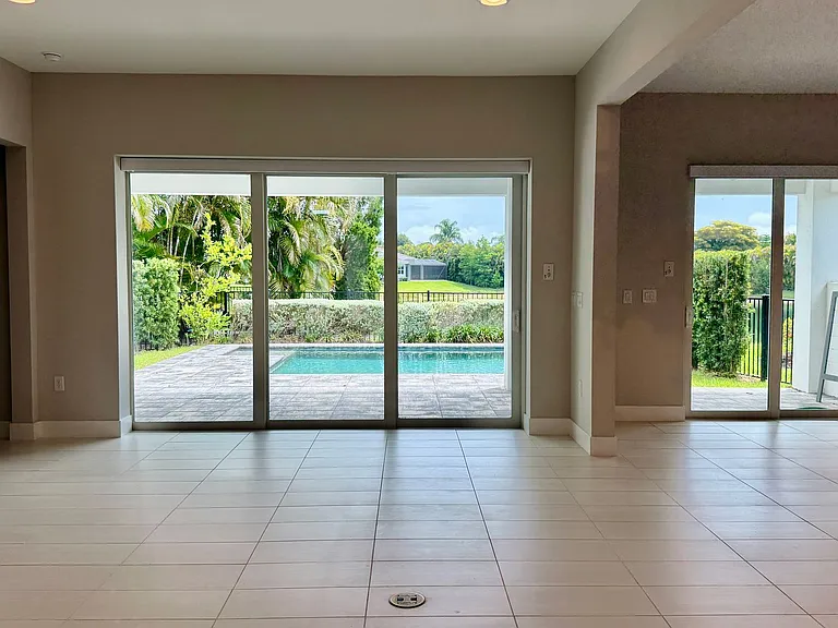 7744 Sandhill Lake Dr — Photo 10