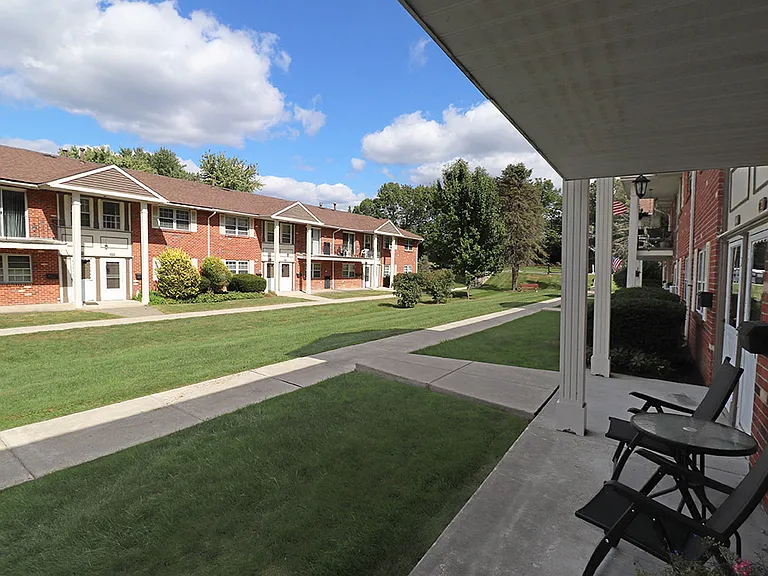Green Valley Apartments — Photo 11