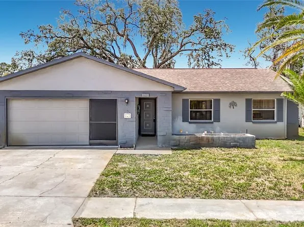 8740 Wabash Ln, Port Richey, FL 34668