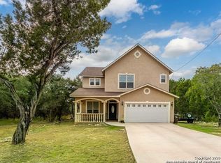 2810 Candlelight Dr, Canyon Lake, TX 78133