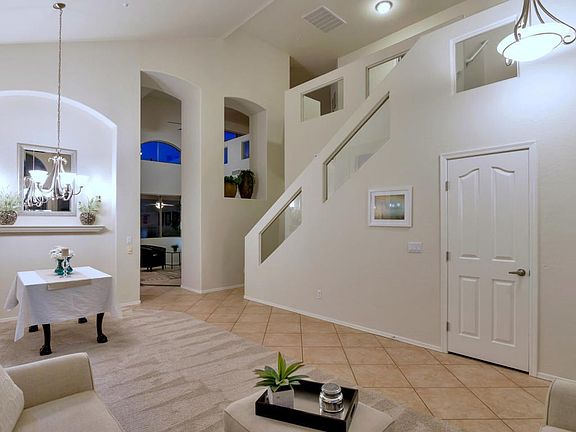 10234 Pine Valley Rd-large-010-56-Living