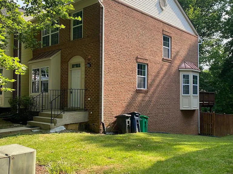 1931 Barrington Ct — Photo 2
