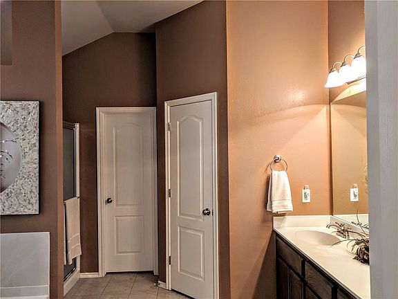 3rd image of 2333 SW 135th St