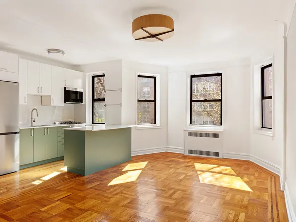 385 Argyle Road image 1 of 11