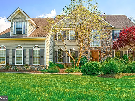 2nd image of 16961 Heather Knolls Pl