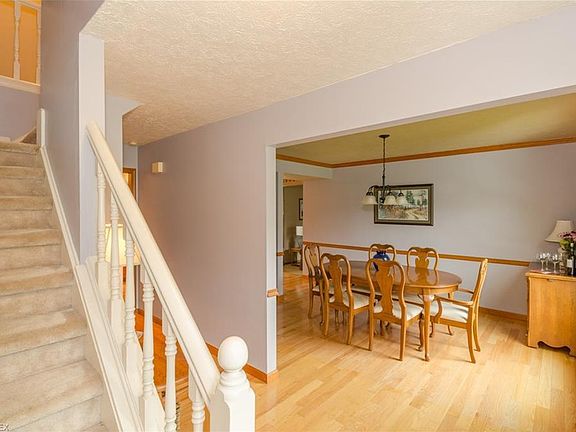 3rd image of 33332 Chatham Dr