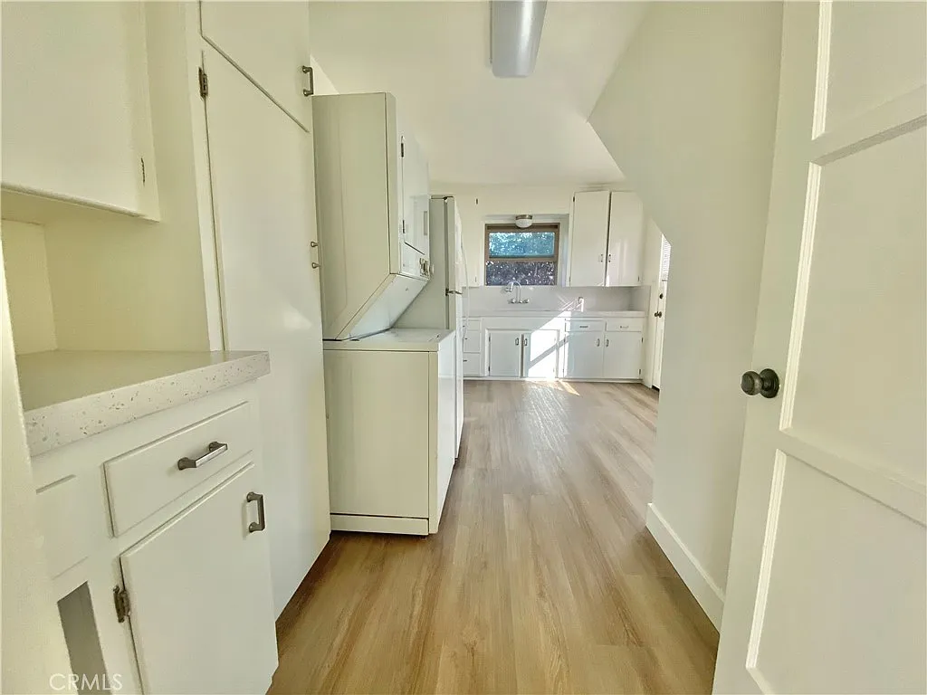 2 bed, 725 sqft, $3,500 — Photo 3
