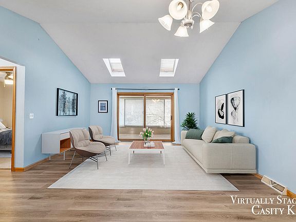 5th image of 3025 Kay Dr SE