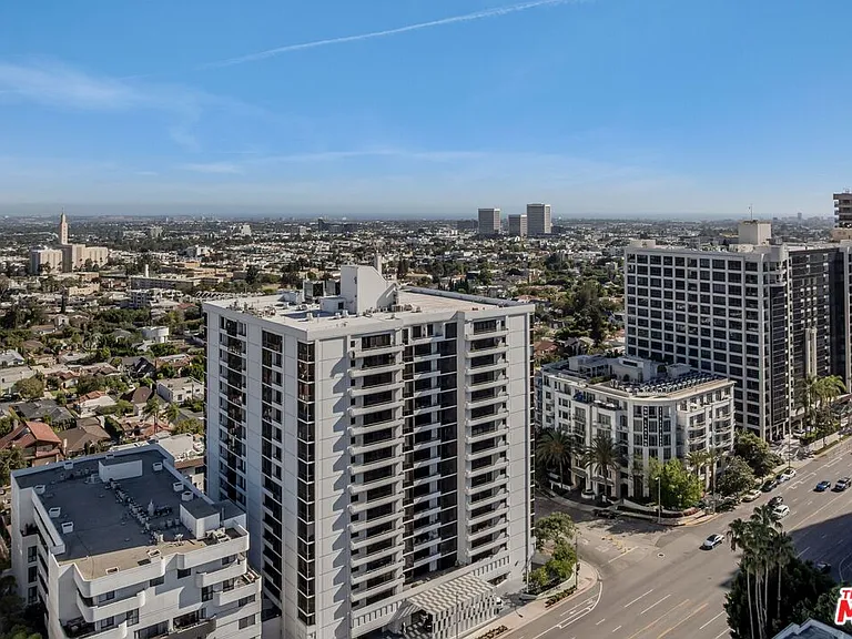 10724 Wilshire Blvd #712 — Photo 43