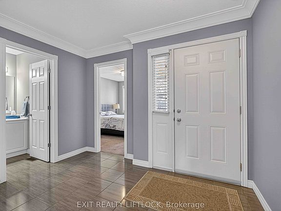 4th image of 44 Helen St