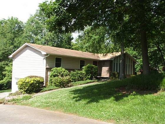 2nd image of 1165 Millrace Rd