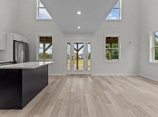 14 Champlain Blvd, Grand Isle, VT 05458