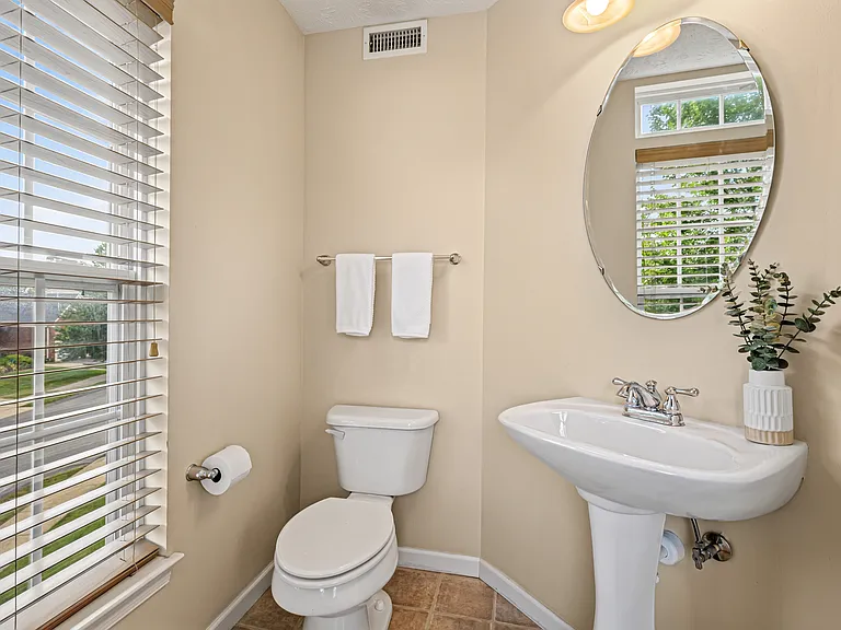 208 Village Pl — Photo 18