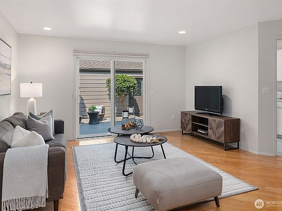 4th image of 10307 NE 19th Place #B3