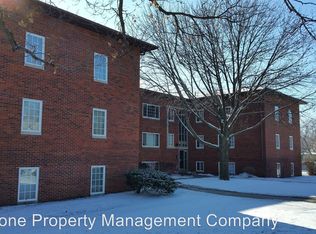 404 Grandview Ct, Iowa City, IA 52246