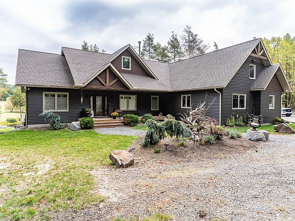 3rd image of 461 Rowanwood Rd