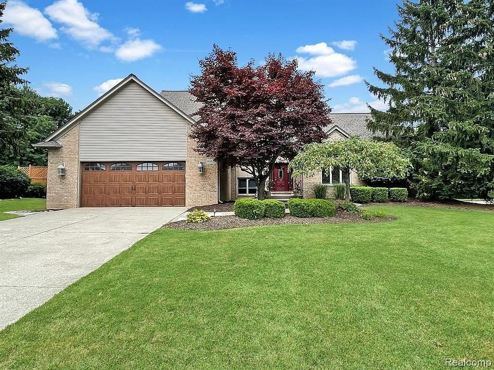 1st image of 883 Snowmass Dr