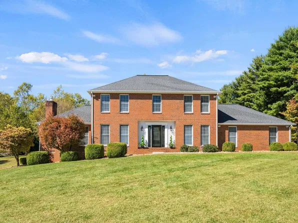 175 Ruby Ct, Christiansburg, VA 24073