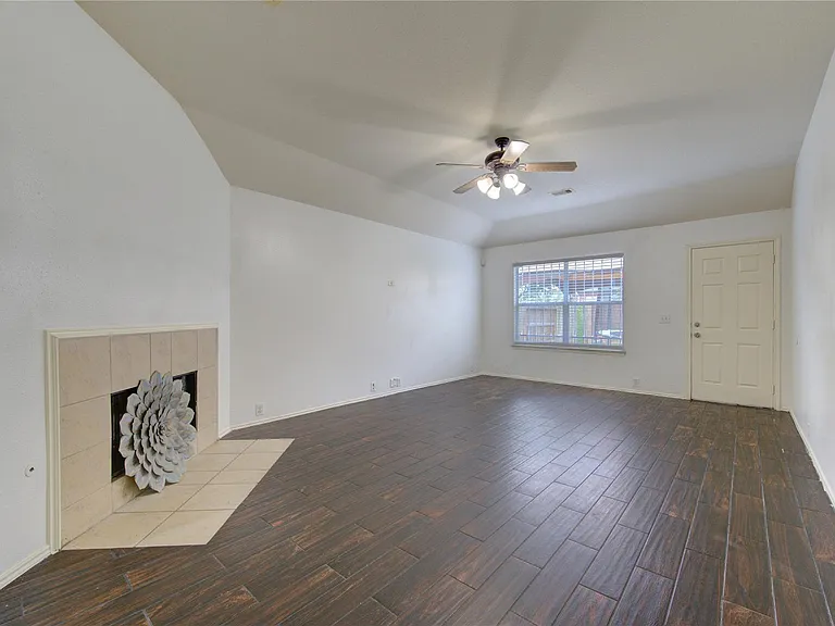 14027 Coveney Dr — Photo 40