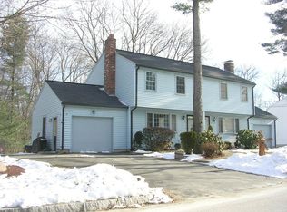 2 Buena Vista Dr, Franklin, MA 02038
