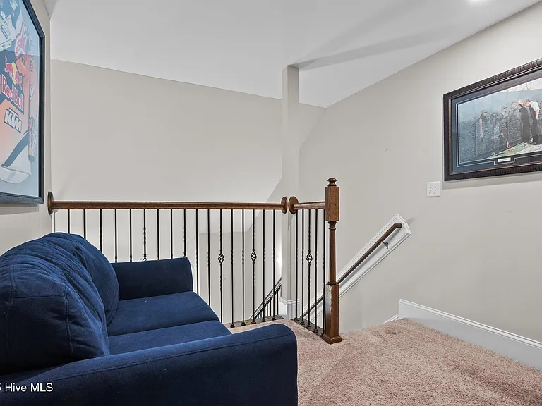 127 Lark Dr — Photo 26