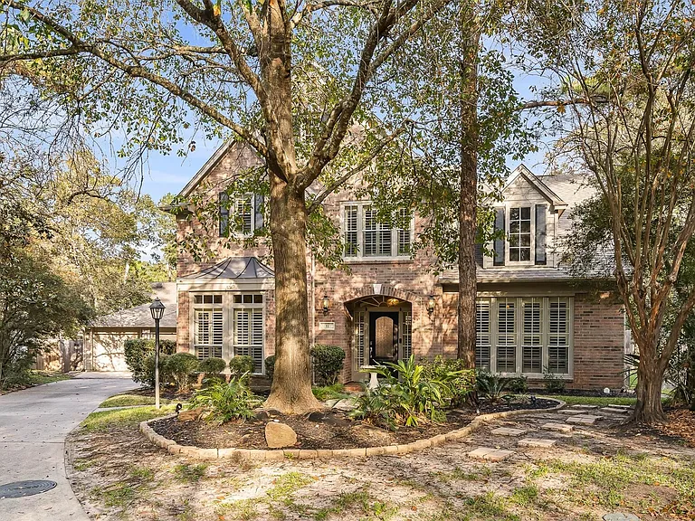 11 Winrock Pl — Photo 18