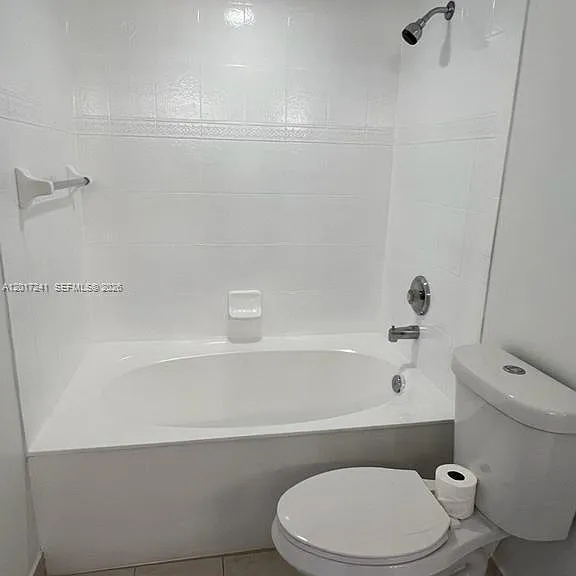 509 E Sheridan St #408 — Photo 6