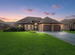 113 Cottonwood Dr, Muscle Shoals, AL 35661