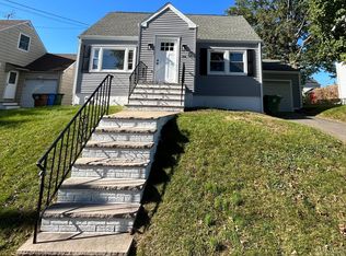 136 Springfield Rd, Linden, NJ 07036