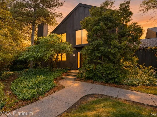 32 Haverhill Ct, Ann Arbor, MI 48105