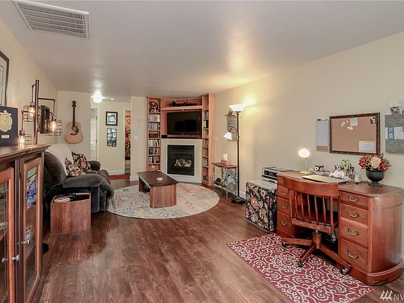 3rd image of 5910 27th St NE