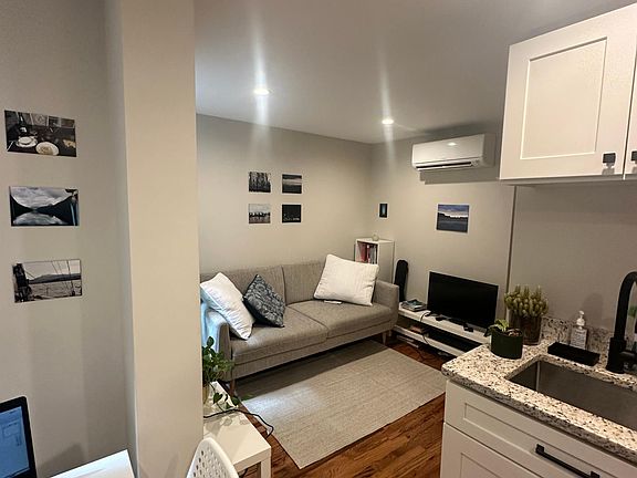 4th image of 2 Snelling Pl #1